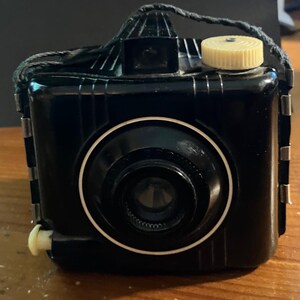 Vintage Cameras - Kodak BABY BROWNIE - Circa 1940s - In VG Conbdition!
