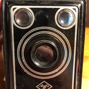 Vintage Cameras - AGFA Box Camera (SYNCHRO?) w/ Leather case! In VG Condition!