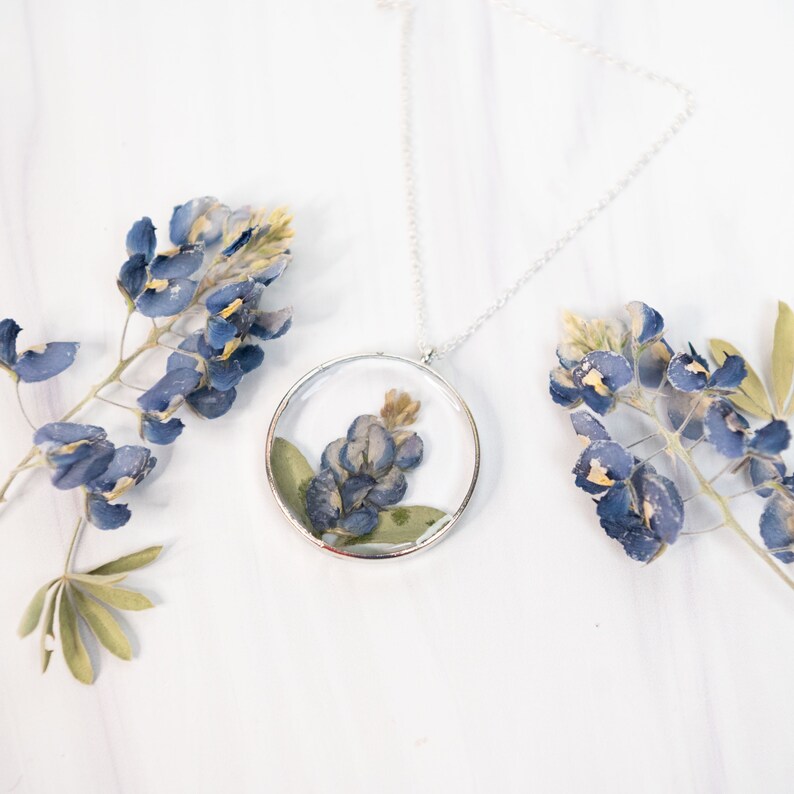 Round Necklace Resin Art, Real Dried Flowers