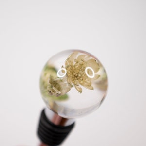 Astrantia Flower Wine Bottle Stopper: Handmade Resin Floral Decor