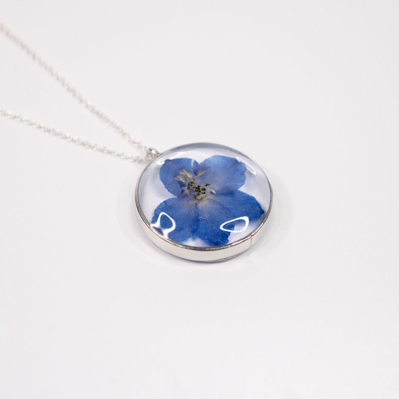 Blue Flower Round Necklace Resin Art, Real Dried Flowers