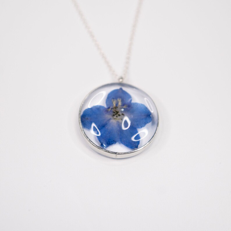 Blue Flower Round Necklace Resin Art, Real Dried Flowers