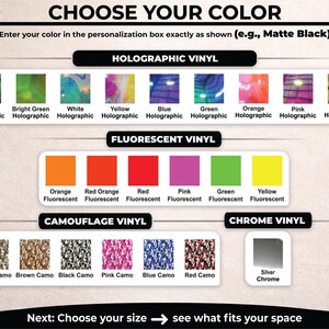 Op de afbeelding: Een kleurselectiekaart voor vinylstickers met categorie&euml;n voor holografische, fluorescerende, camouflage- en chroomafwerkingen. De kaart toont diverse kleurstalen met labels waaronder amber, groen, wit, geel, blauw, oranje, roze, goud, rood en zilver.