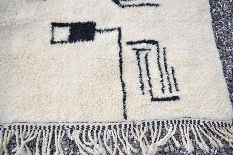 ALIENS LETTER Moroccan rug Berber Genuine Rug Beni Ourain rug BeniOurain rug Antique Rug Handmade wool rug Diamind Rug Handloomed rug image 8