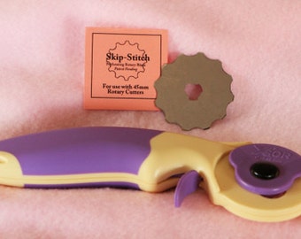 SkipStitch® #1 Skip-Stitch blade & one 45mm rotary cutter