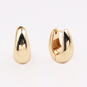 Custom Handmade 1 Pair Delicacy 18kt Gold Filled Bold Chunky Hollow Pear Teardrop Huggie Hoops Earrings Stylish Boutique Brands Goddess Gift