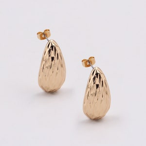 Custom Handmade 1 Pair Delicacy 16kt Gold Filled Bold Temperament Water Droplet Pattern Stud Earrings Minimalist Stylish Boutique Brands