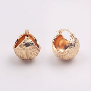 Custom Handmade 1 Pair Dainty 16kt Gold Filled Bold Chubby Exaggerate Spherical Texture Hoop Earrings Minimal Stylish Style Boutique Brands