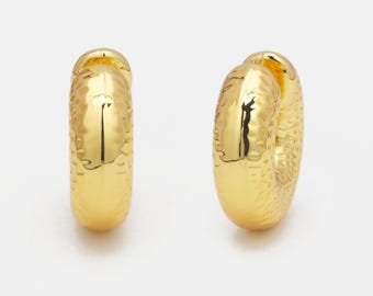 Custom & Handmade Gold Filled Chunky Bold Hammering Texture Lightweight Ear Cuff Factory For Brands Boutique