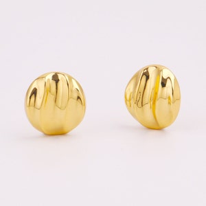 Custom Handmade 1 Pair Delicate 16kt Gold Filled Irregular Fold Pattern Circle Hollow Light Weight Earrings 23mm Factory For Brands Boutique