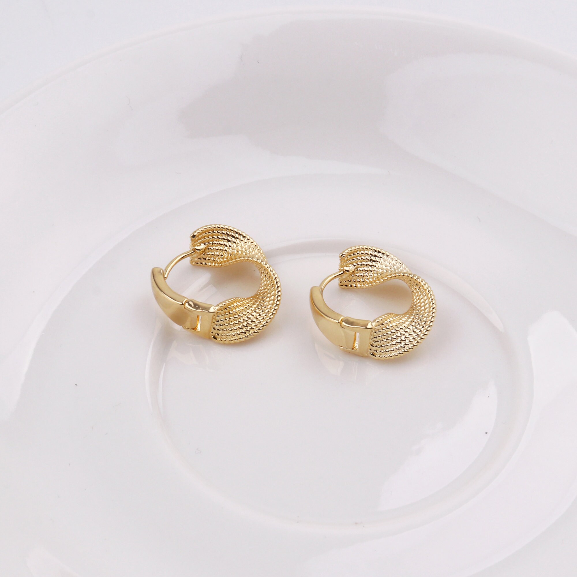 Custom Handmade 1 Pair Delicacy 16kt Gold Filled Geometry 
