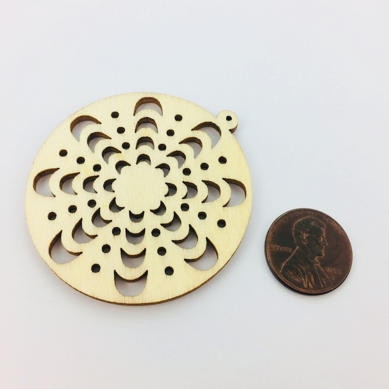 4pcs Natural Wood Moon Phases Round Hollow Charm Pendants for Painting Personalized Geometry Charm 0402-0303