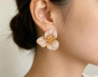 UNIQUE! Artisan Painting. Custom & Handmade Gold Filled Elegant Champagne Three-Petaled Flowers Earrings Factory For Brands Boutique