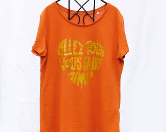 Orange Urban T-shirt "Let's all love each other" Golden Calligram - Size M - Organic cotton