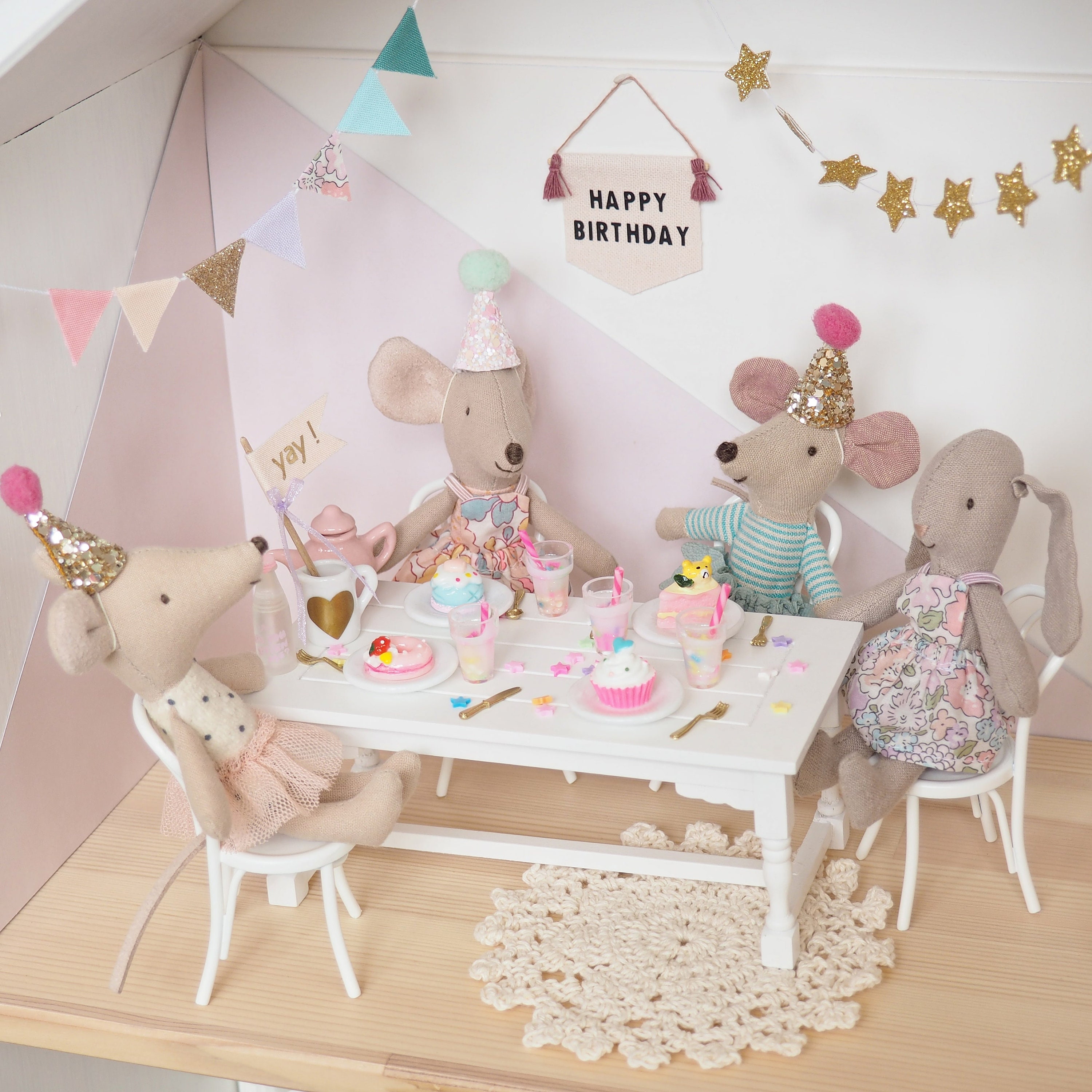 How To Make A DIY Dollhouse For A Toddler — Alice de Araujo