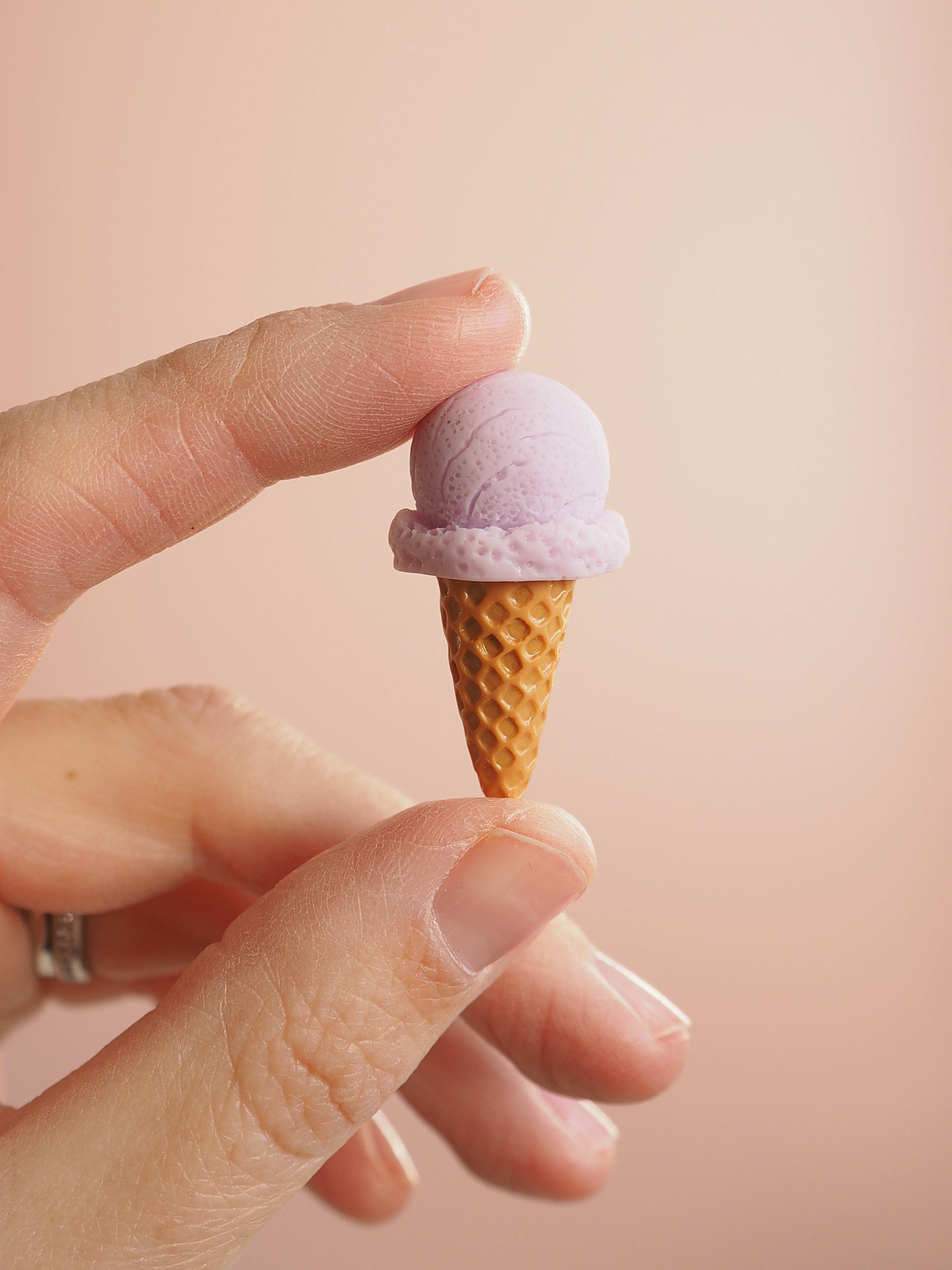 HEMOTON 12 Pcs Mini Realistic Ice Cream Cone Decorations - PVC Fake Food For Dollhouse & Crafts