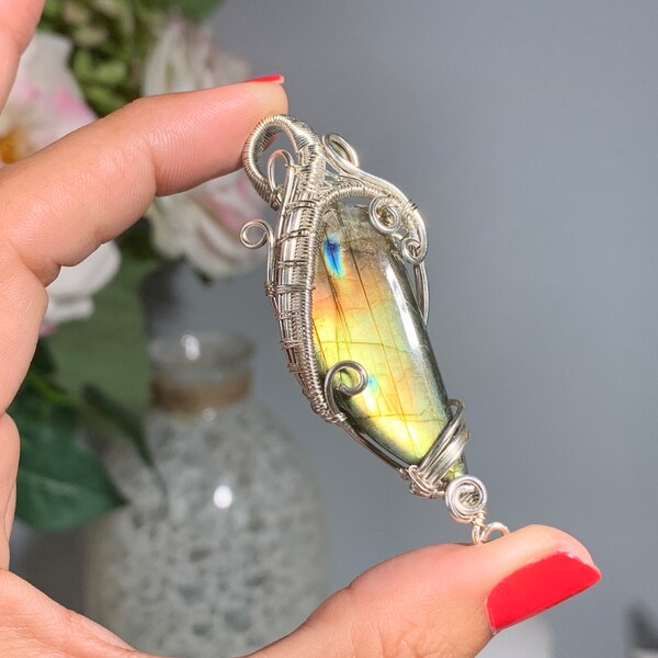 2.5" 65 mm Wire Wrapped Labradorite Pendant, Labradorite Necklace, Wire Wrapped Labradorite Crystal #13