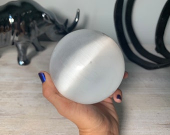 3.75-4" 9-10cm Selenite Sphere, Almost 3 lbs, Cat Eye, Large Selenite Ball, Large Selenite, Scrying