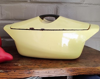 Raymond Loewy Cocotte Le Creuset Vintage Dutch Oven Yellow Enameled Cast Iron Casserole Dish "La Coquelle" 2.5