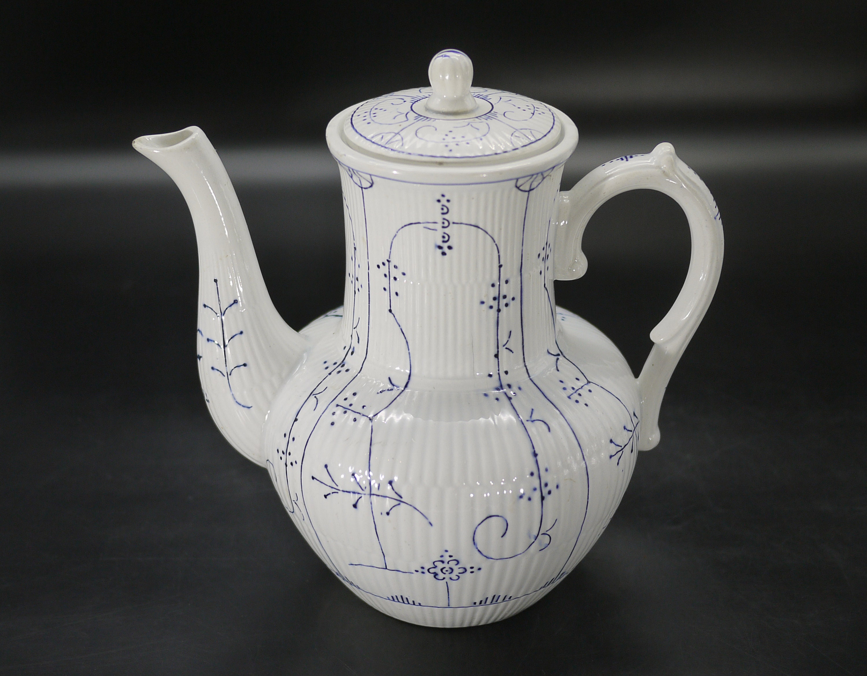 Antique White & Blue