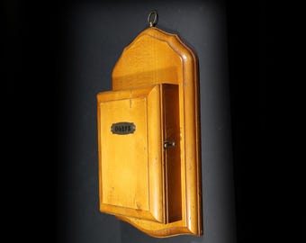 French Key Cabinet Wooden Key Storage Box with Hooks Rustic Key Wall Key Rack