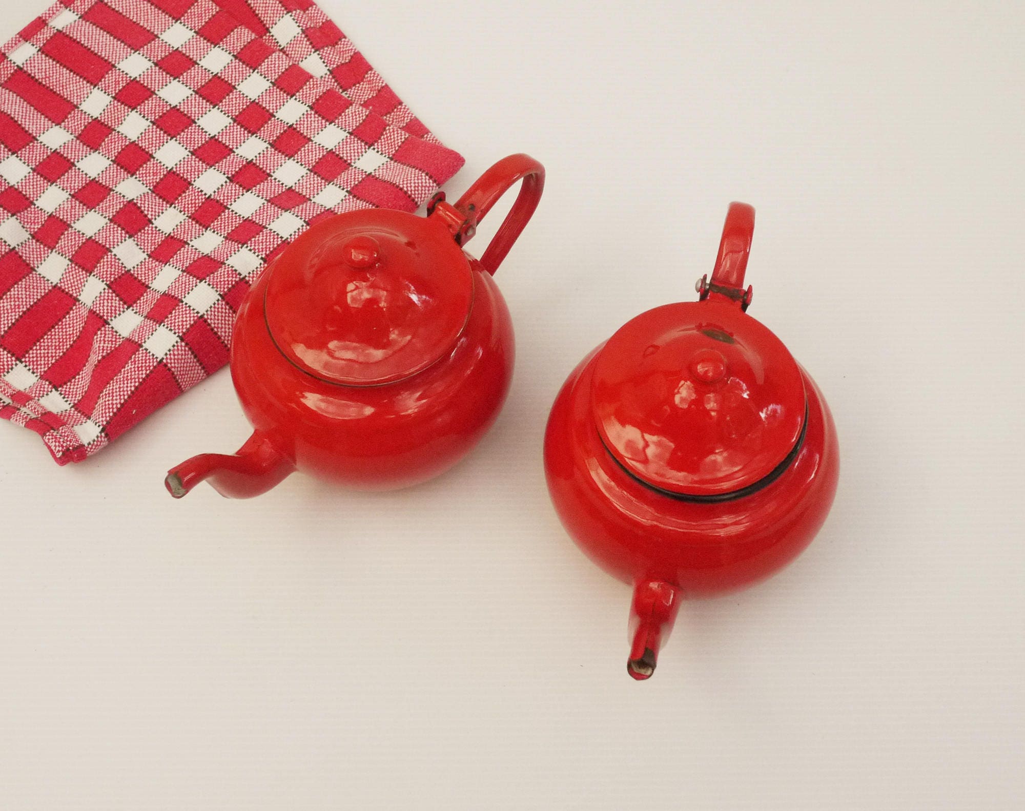 French Bright Red Enamel Teapots Set of 2, Retro French Kitchen Decor