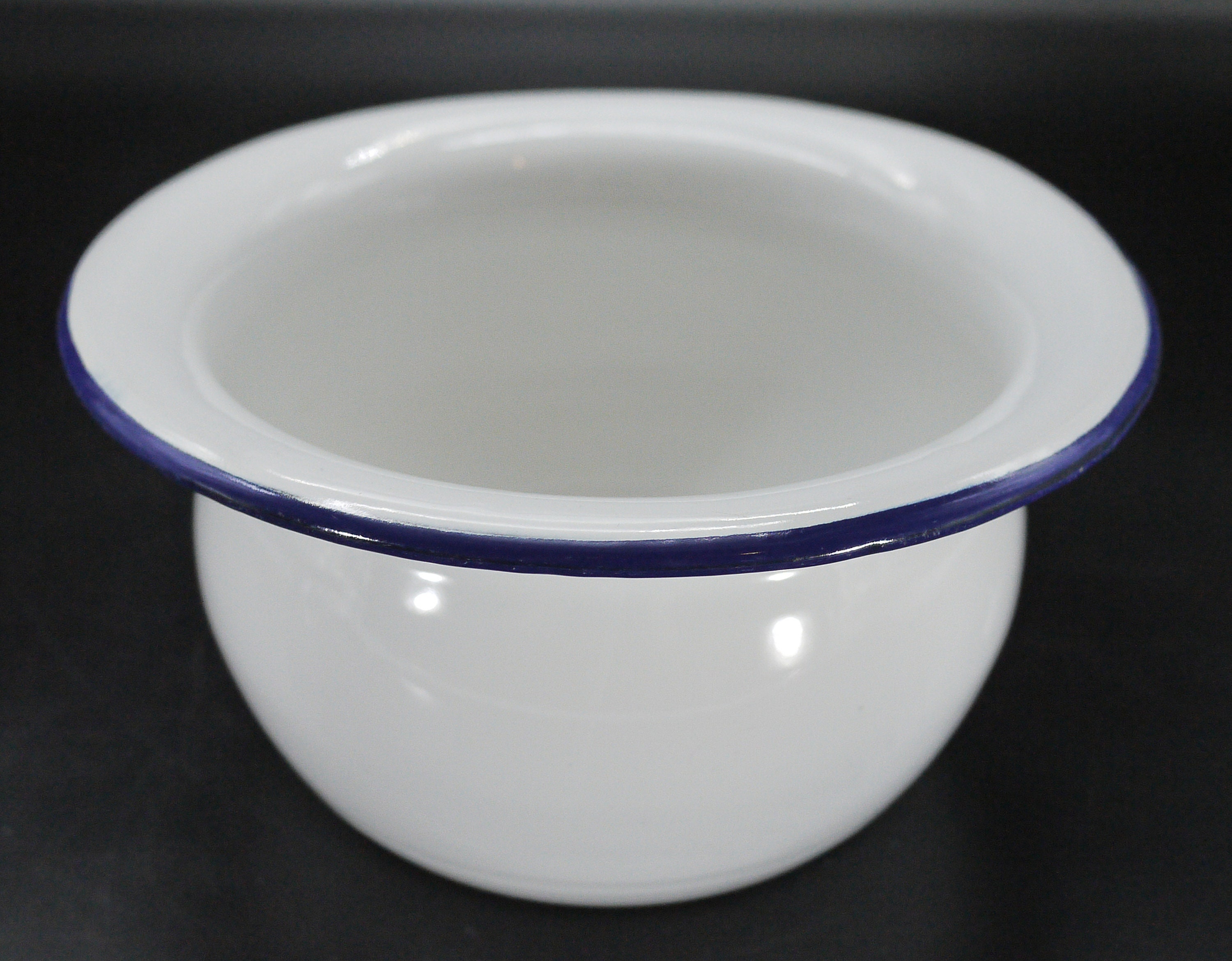 French White Enamel Chamber Pot or Thunder Pot