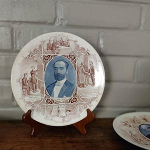 Piatto da parete antico in ceramica francese in porcellana marrone di Sarreguemines