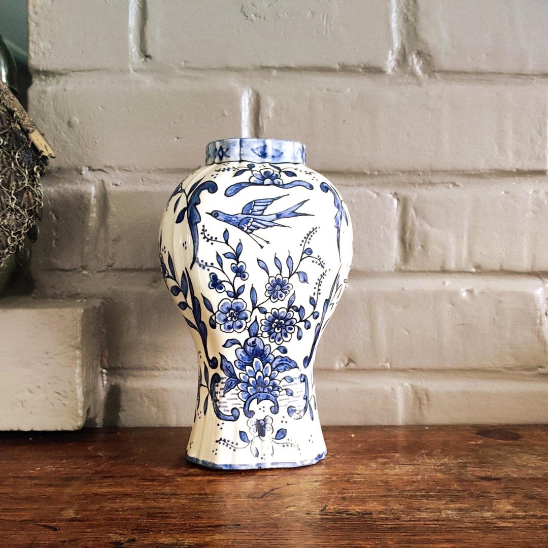 Antique Blue and White Chinoiserie Decor Vase