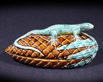 Antique Majolica Box with Lizard Handle Salamander Gecko Trinket Box Art Pottery