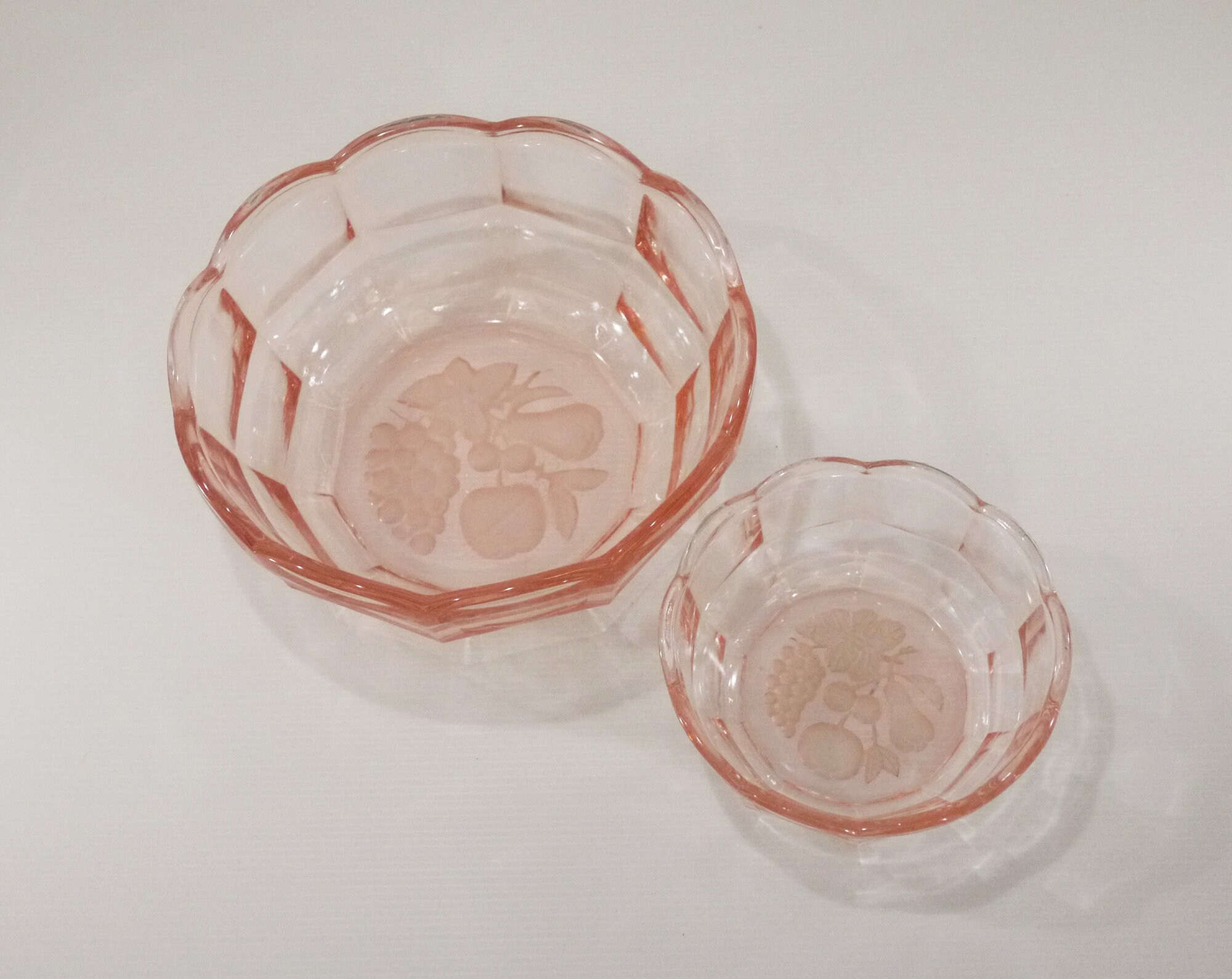French Art Deco Pink Glass Salad Bowls, S/2