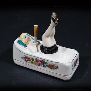 Vintage Porcelain Ashtray Pinup Lady Rocking Legs Funny Desk Ash Tray