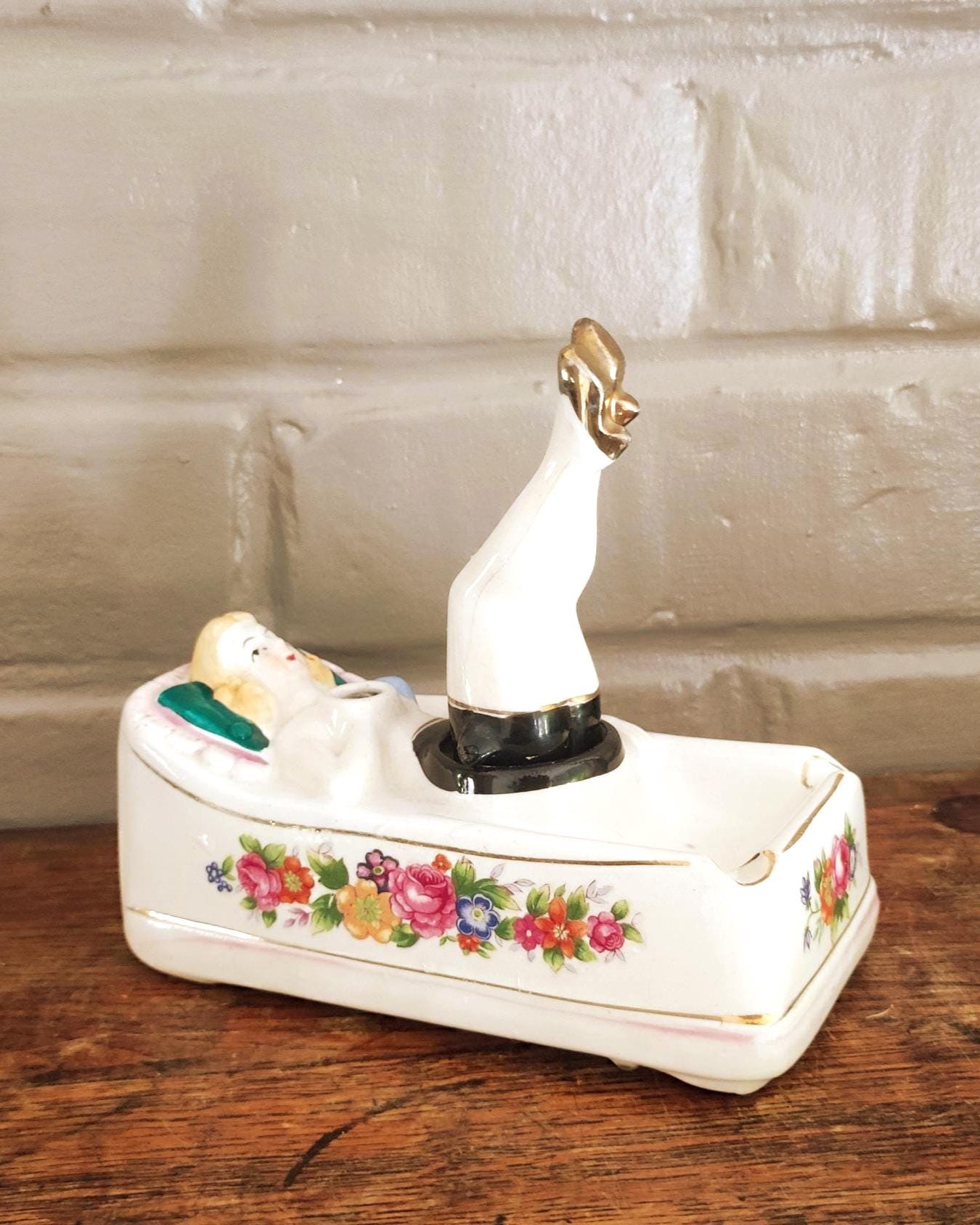Pin up Ashtray - Etsy