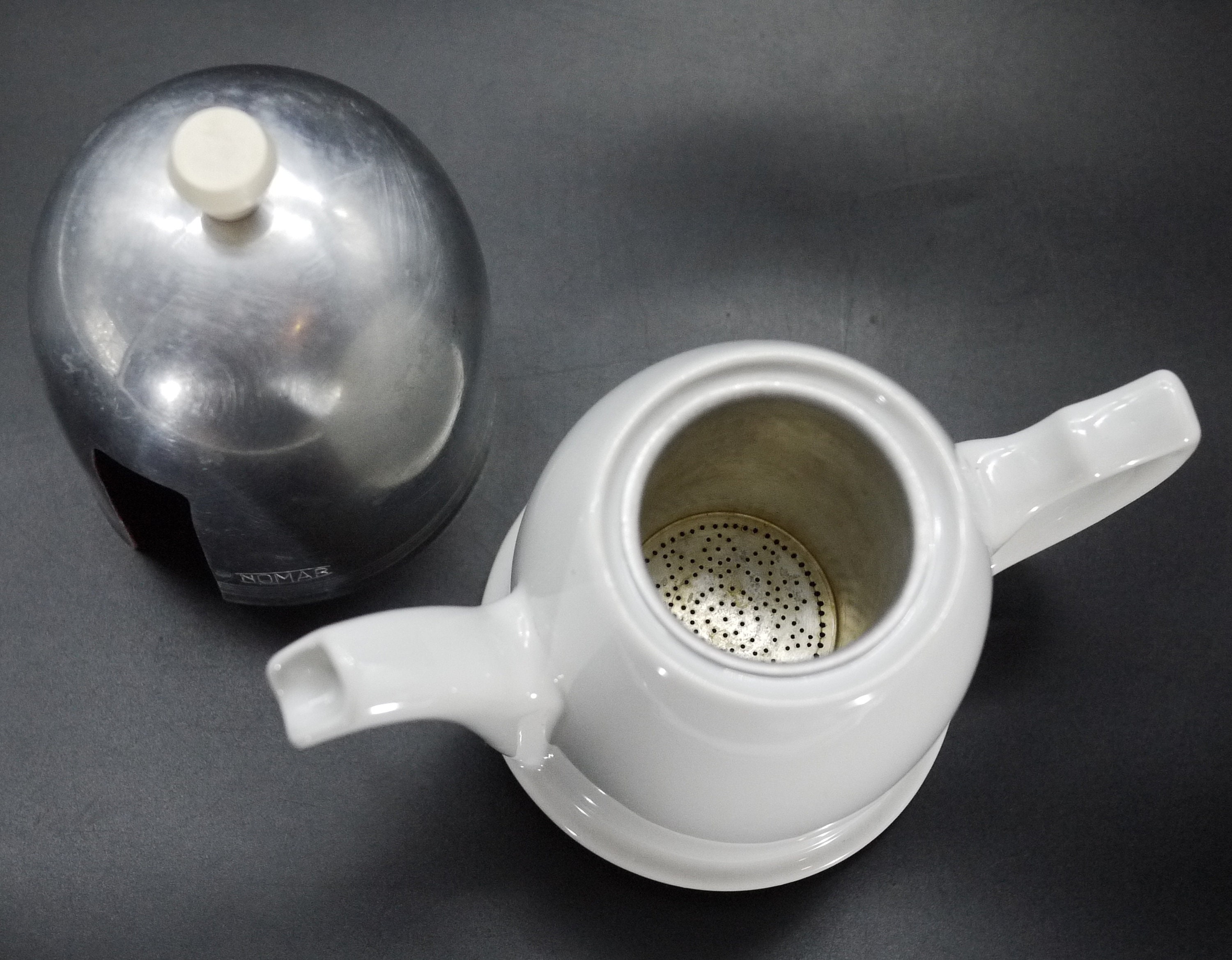 Porcelain French Insulated Teapot with Metal Infuser NOMAR