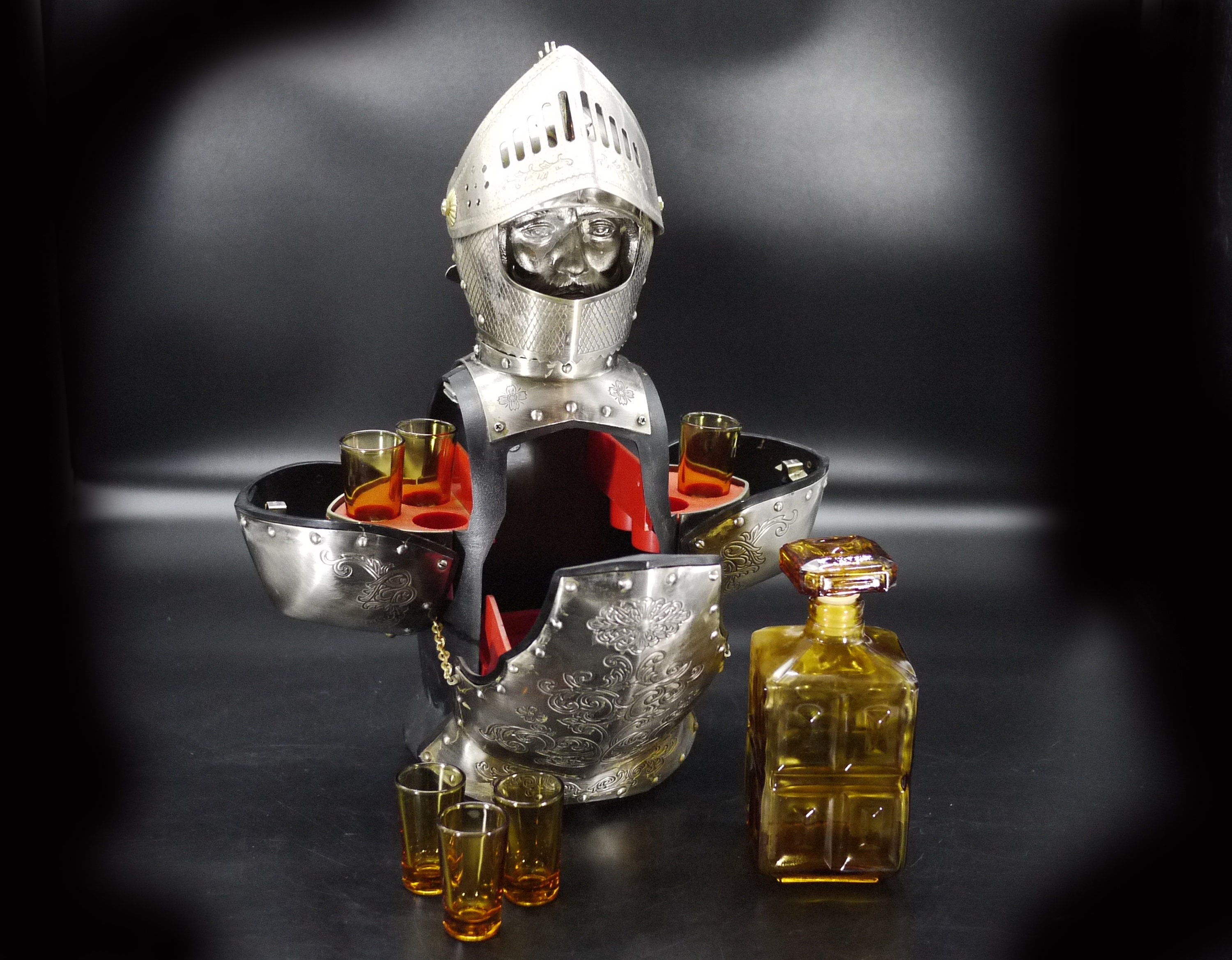 Vintage Knight Bar Decanter Set