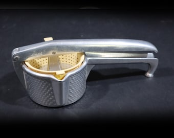 Vintage Juice Press Citrus Juicer Swiss Made SUSI - Cast Aluminum Kitchen Utensil
