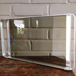 Vintage italiensk modern aluminium och grön rökfärgad glasbricka från MB