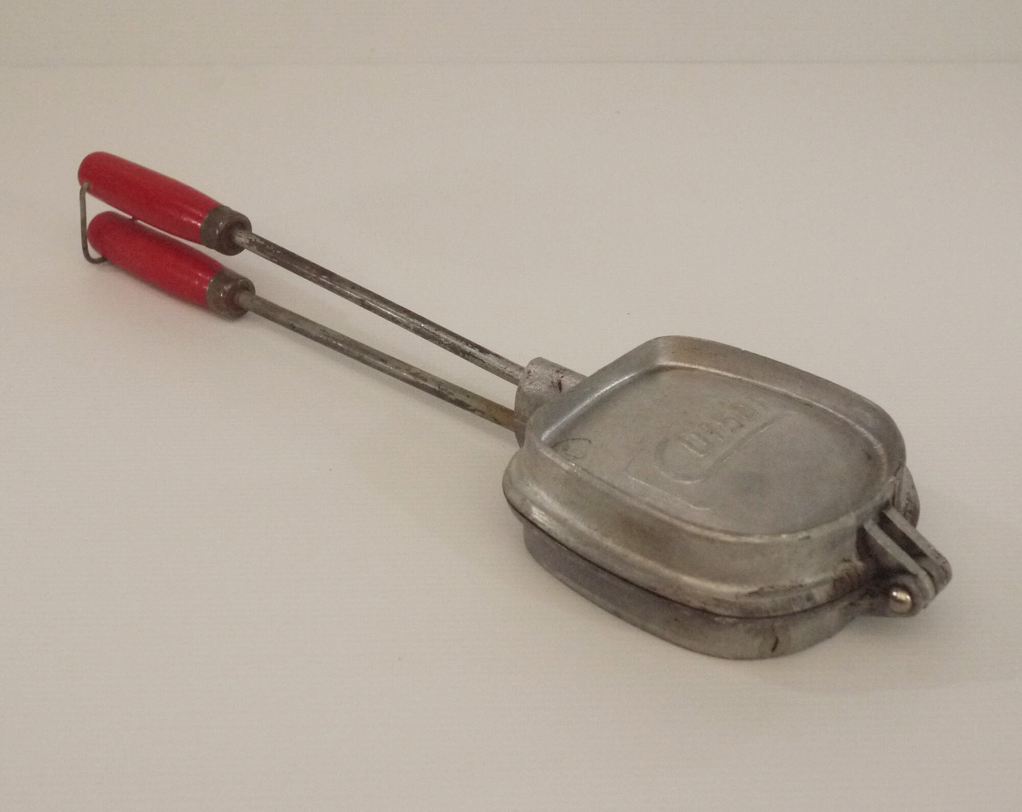 Vintage French CUISOR Seashell Sandwich Maker