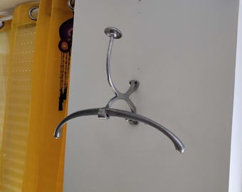 Art Deco Ocean Liner Wall Coat Hanger Rack French Polished Aluminum Indoor Furniture for Boat and Yacht