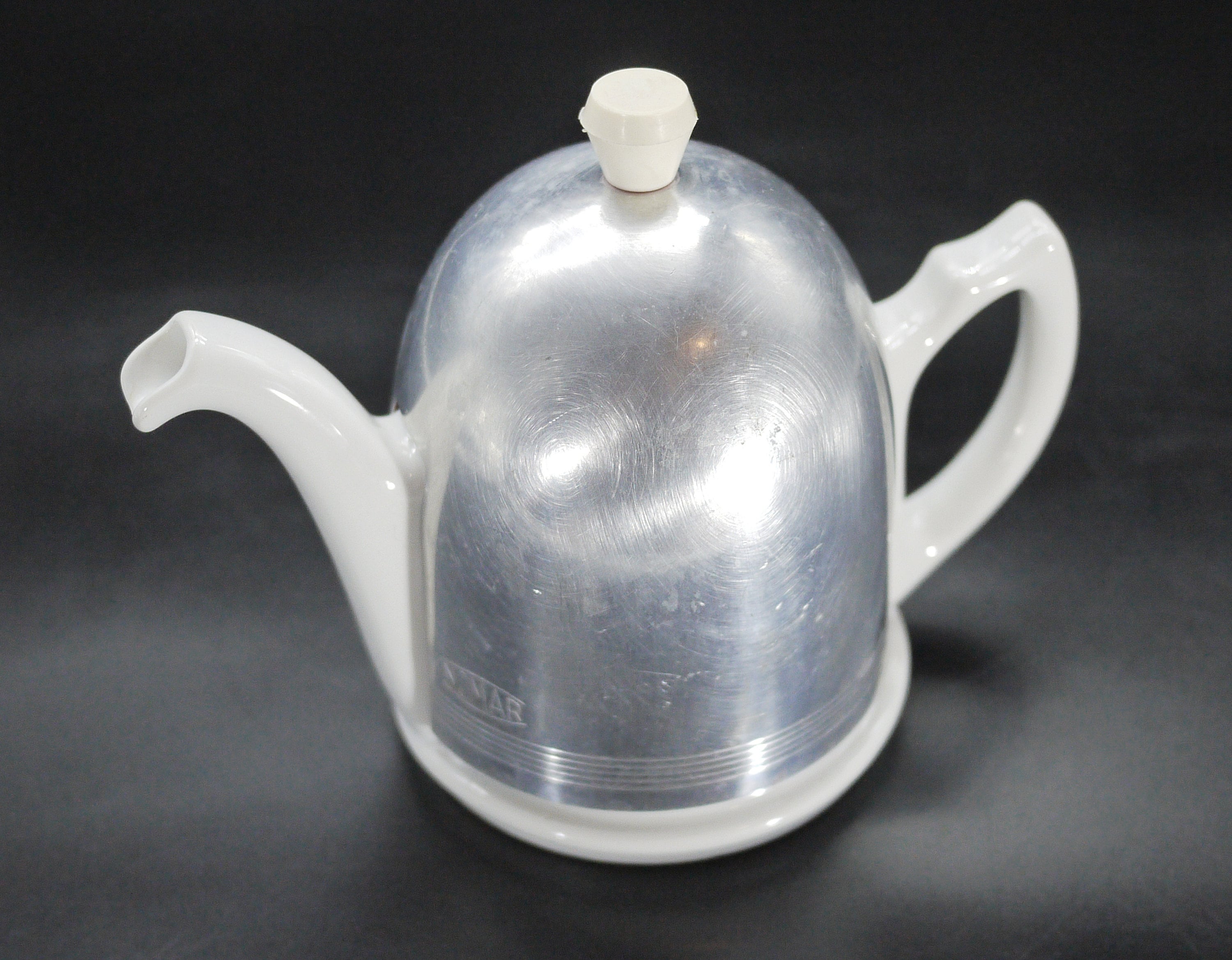 Porcelain French Insulated Teapot with Metal Infuser NOMAR