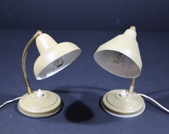 Cremefarbene Vintage-Nachttischlampen, moderne Metall-Schreibtischlampen aus der Mitte des Jahrhunderts