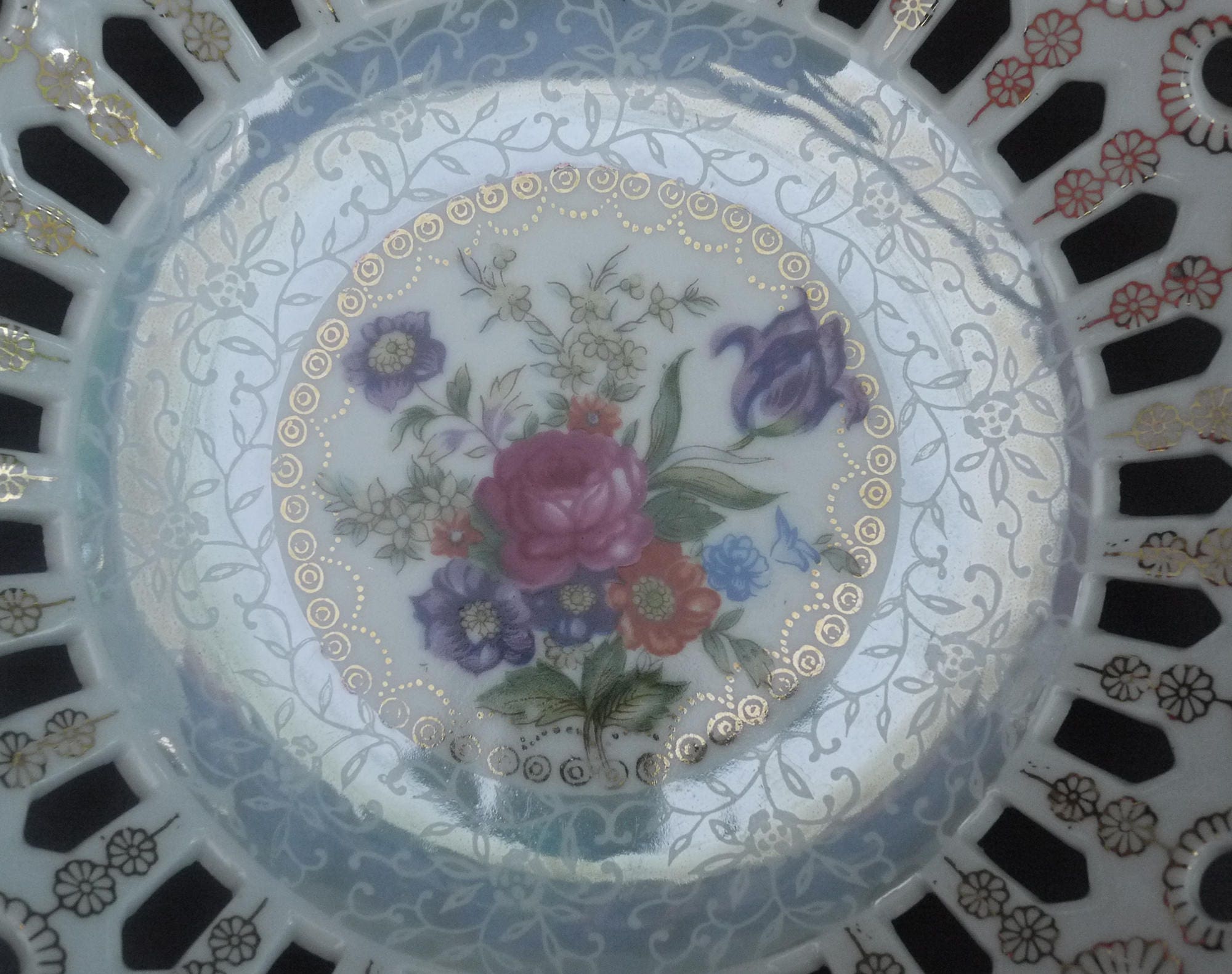 Vintage Lace Edge Decorative Plates with Floral Decor and Gilt Trim, set of 2. Chic