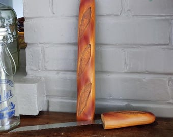 Vintage houten Frans baguettemes van Cuzin met snijplank