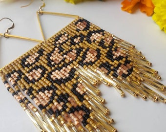 Cheetah. Handmade earrings. Seed bead earrings. Animal print earrings. Sparkling earrings. Fringe earrings.