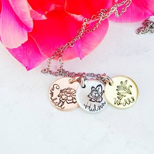Birth flower necklace, mother's necklace, garden necklace, grandma necklace, flower jewelry, name necklace, wildflower family necklace