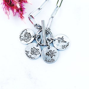Birth flower necklace, mother&#39;s necklace, garden necklace, grandma necklace, flower jewelry, name necklace, wildflower family necklace