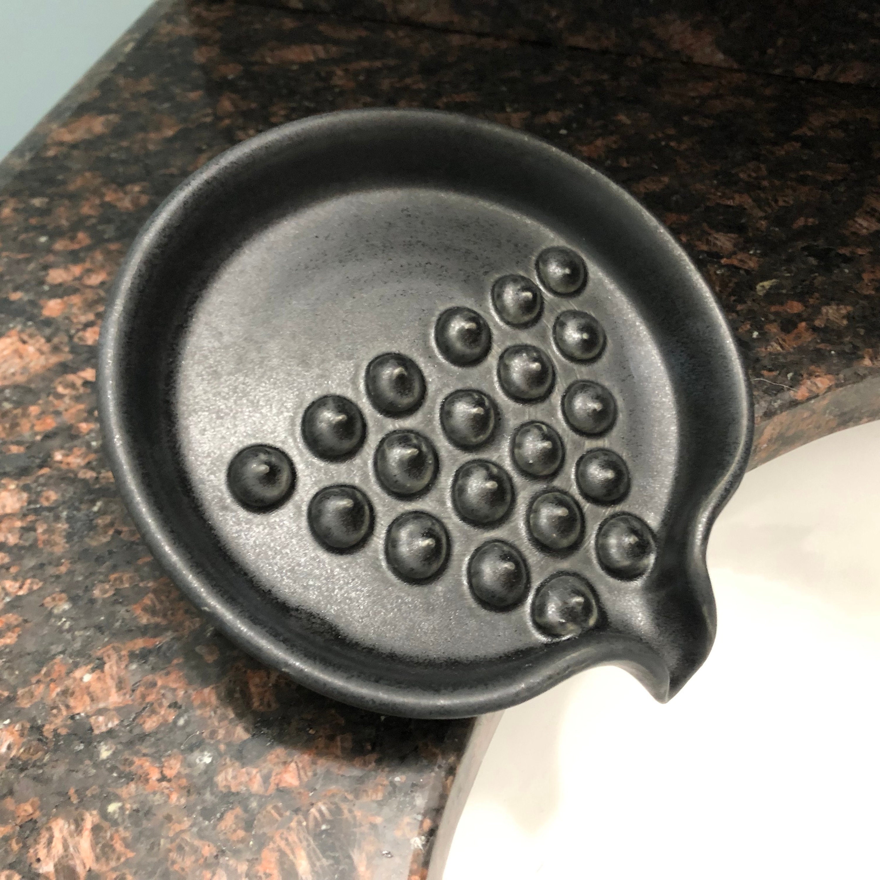 Self Draining Silicone Soap Dish Basalt Black