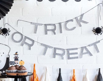 Halloween Trick or Treat Banner, Halloween Banner, Halloween Mantel Decorations, Halloween Home Décor, Halloween Party Supplies, DIY Banner