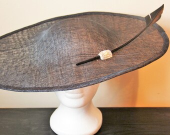 Navy fascinator hat with black arrow feather, navy wedding hat, hat with feather, blue wedding hat, blue fascinator, feather hat
