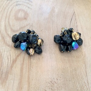 Black Gold Vintage Fringed Cluster Bead Clip on Earrings 1950 Plastic Beads Clustered Dangles Vintage Jewelry Midcentury Beaded Earrings